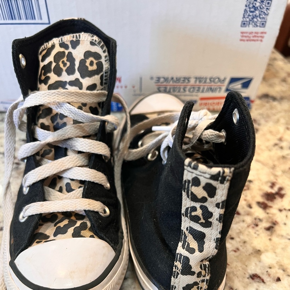 Kids converse good used condition size 13